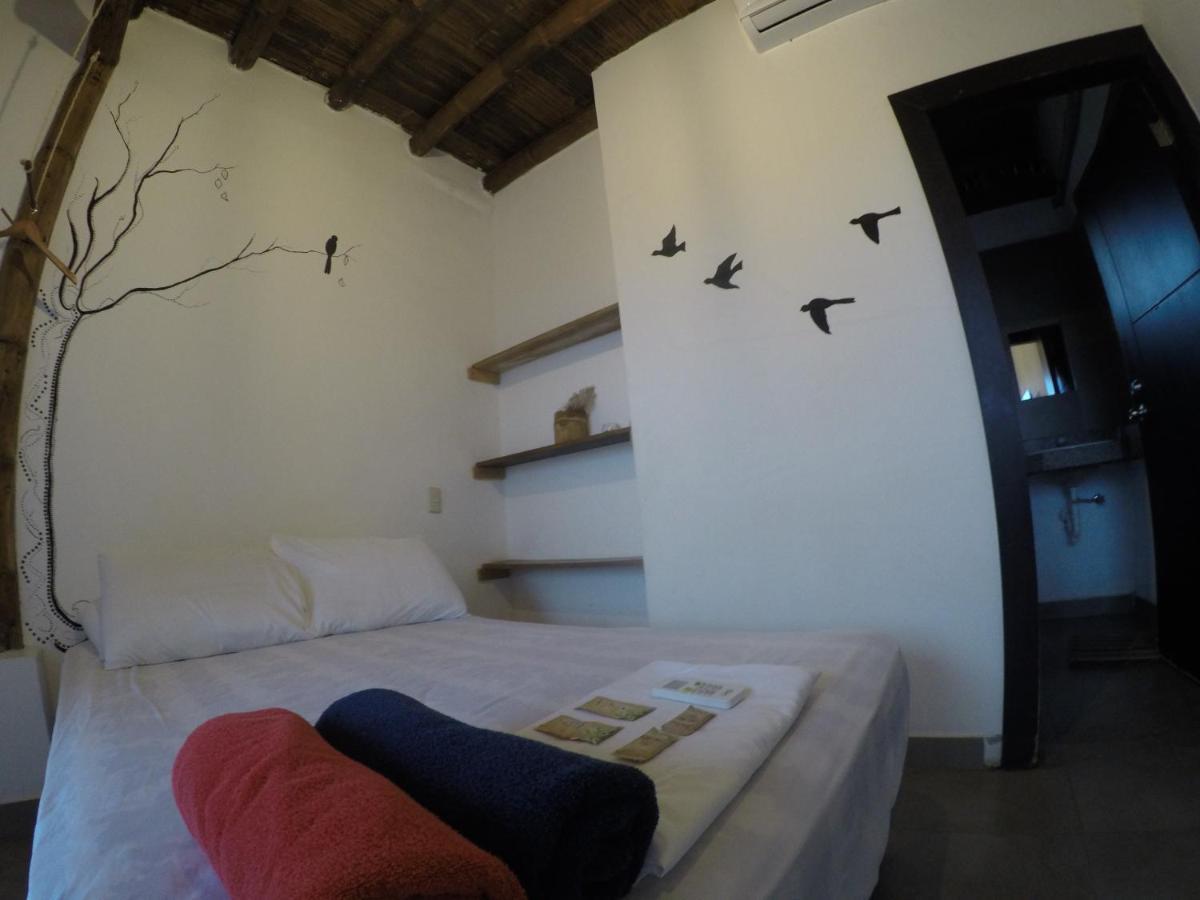 Kiwi Suites Hostel Montanita Exterior photo